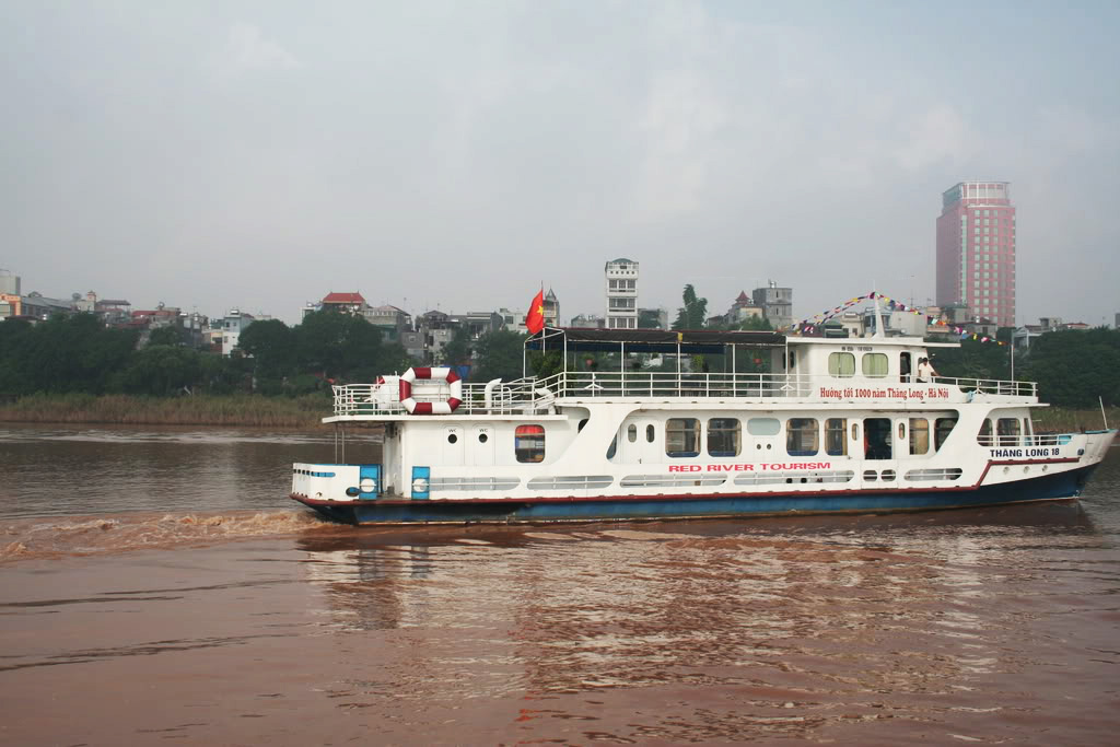 Boat Trip on The Red River Ha Noi
